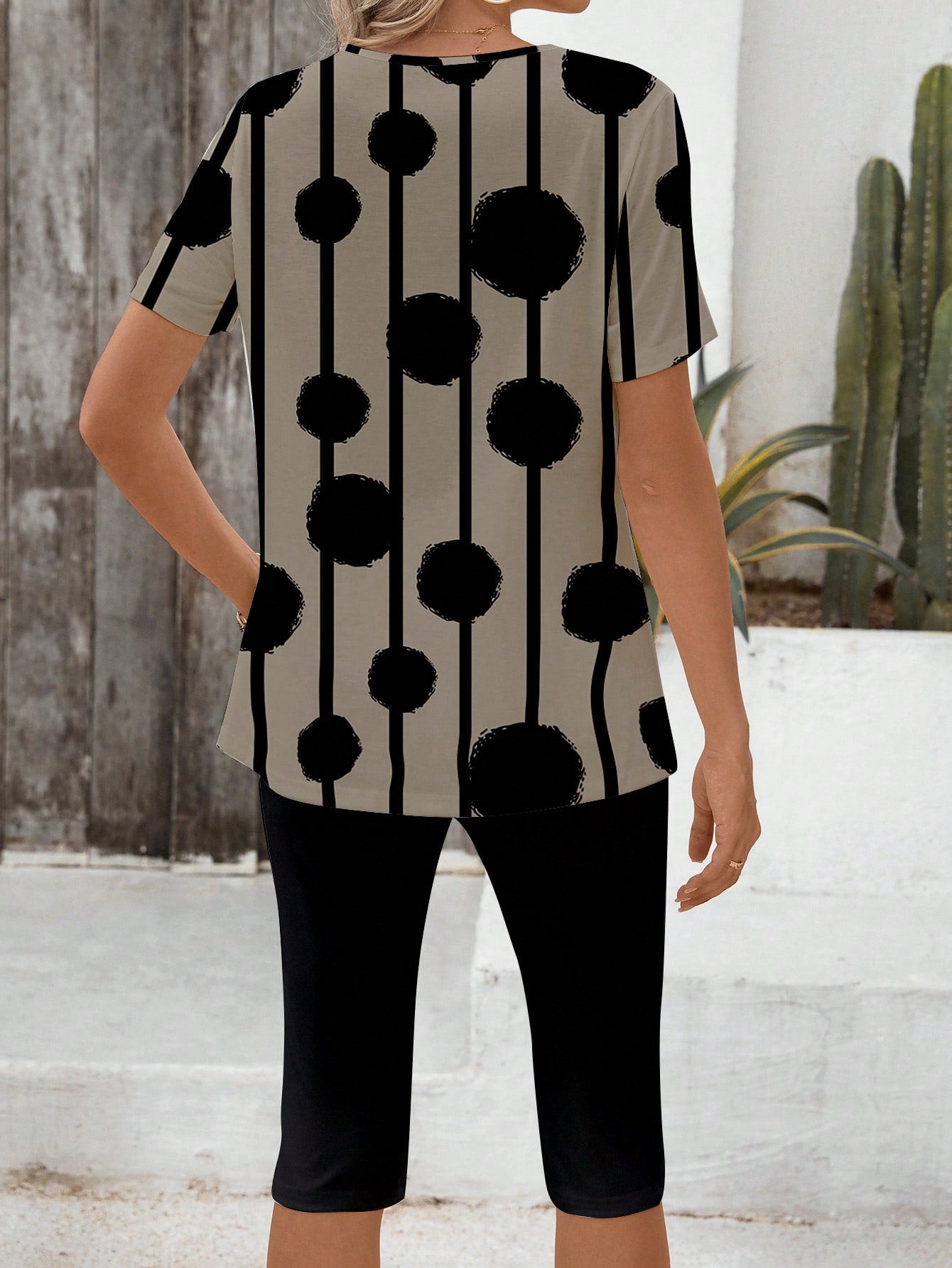 Conjunto Casual Com Blusa Básica E Legging Estampada Floral