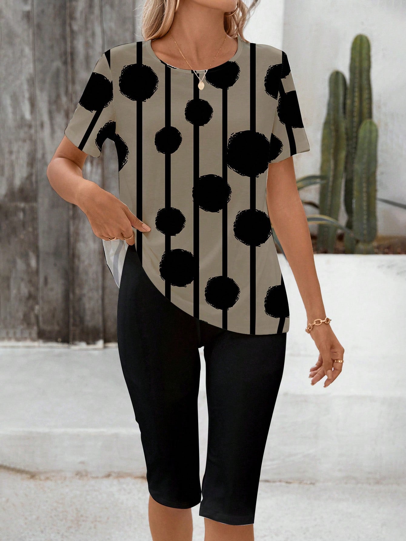 Conjunto Casual Com Blusa Básica E Legging Estampada Floral