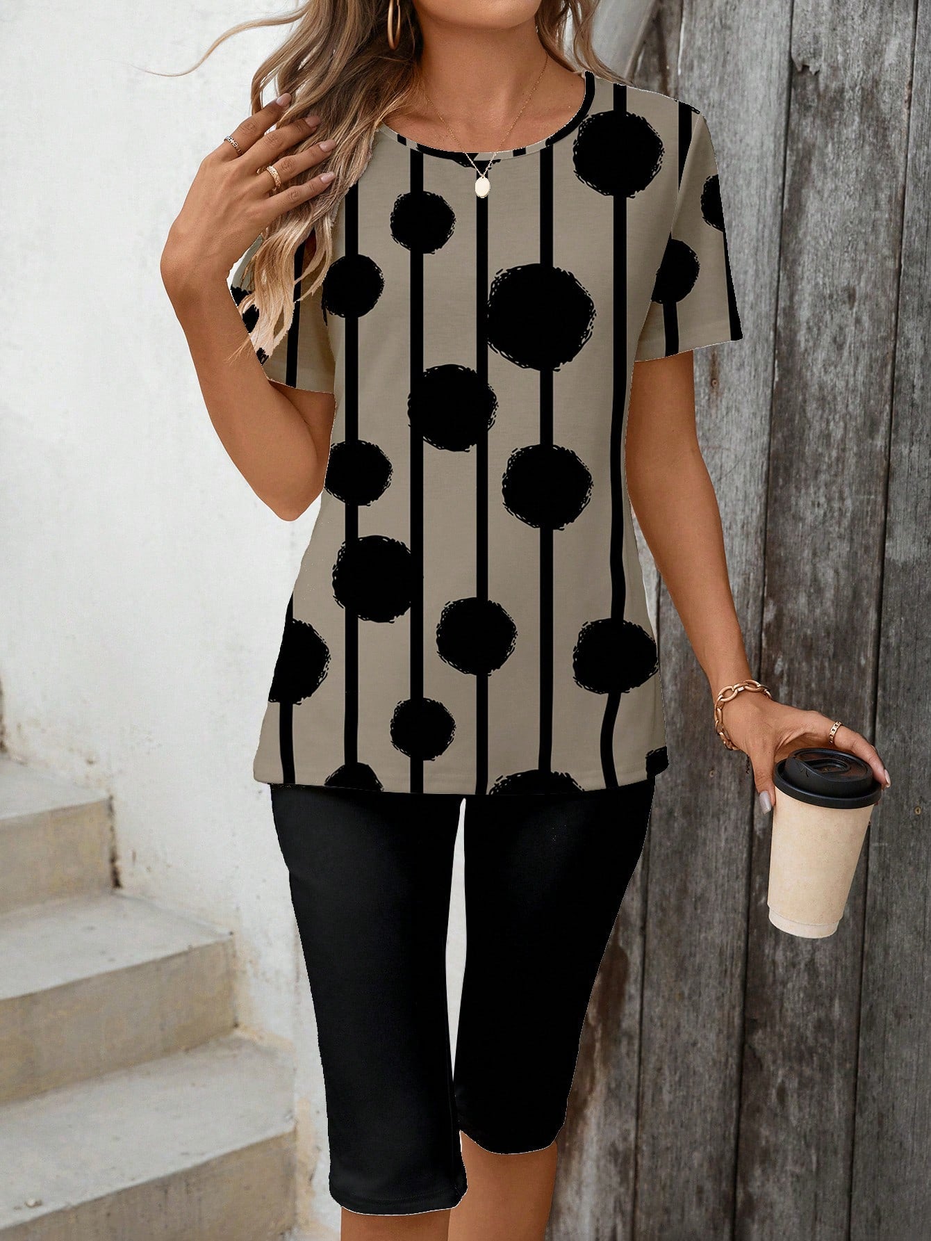 Conjunto Casual Com Blusa Básica E Legging Estampada Floral