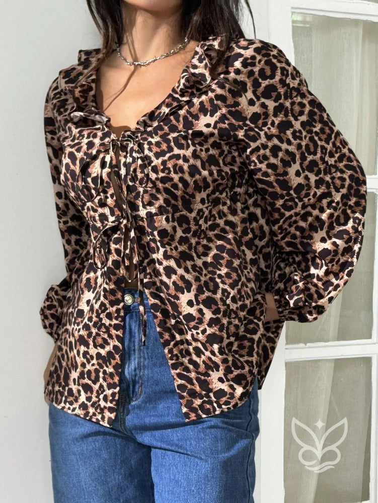 Blusa Animal Print com Laço no Decote e Manga Longa Blusa Animal Print com Laço no Decote e Manga Longa
