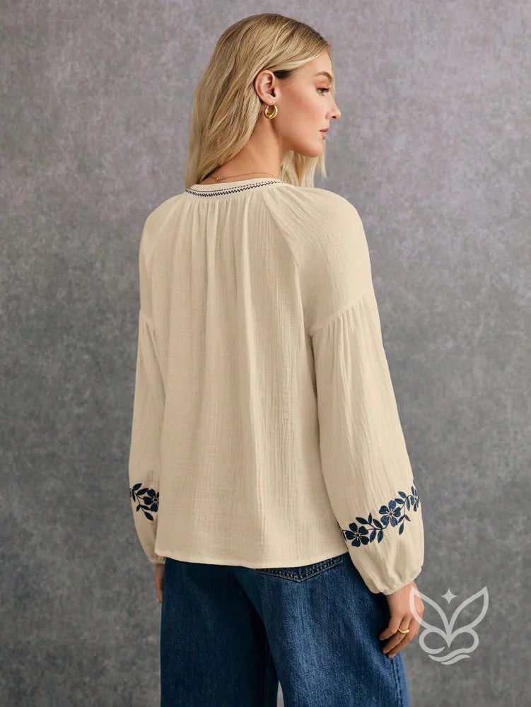 Blusa Boho de Algodão com Bordado Azul e Manga Longa Blusa Boho de Algodão com Bordado Azul e Manga Longa