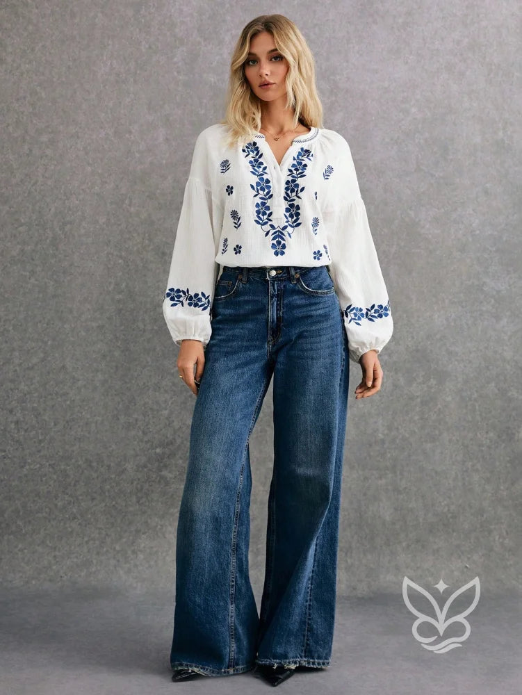 Blusa Boho de Algodão com Bordado Azul e Manga Longa Blusa Boho de Algodão com Bordado Azul e Manga Longa