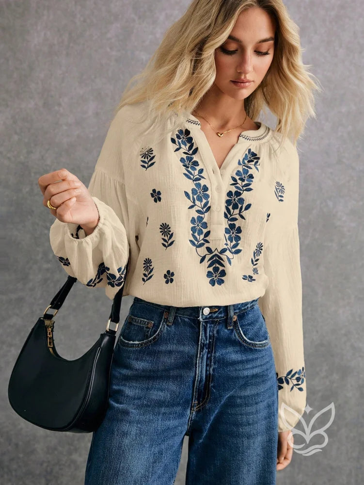 Blusa Boho de Algodão com Bordado Azul e Manga Longa Blusa Boho de Algodão com Bordado Azul e Manga Longa