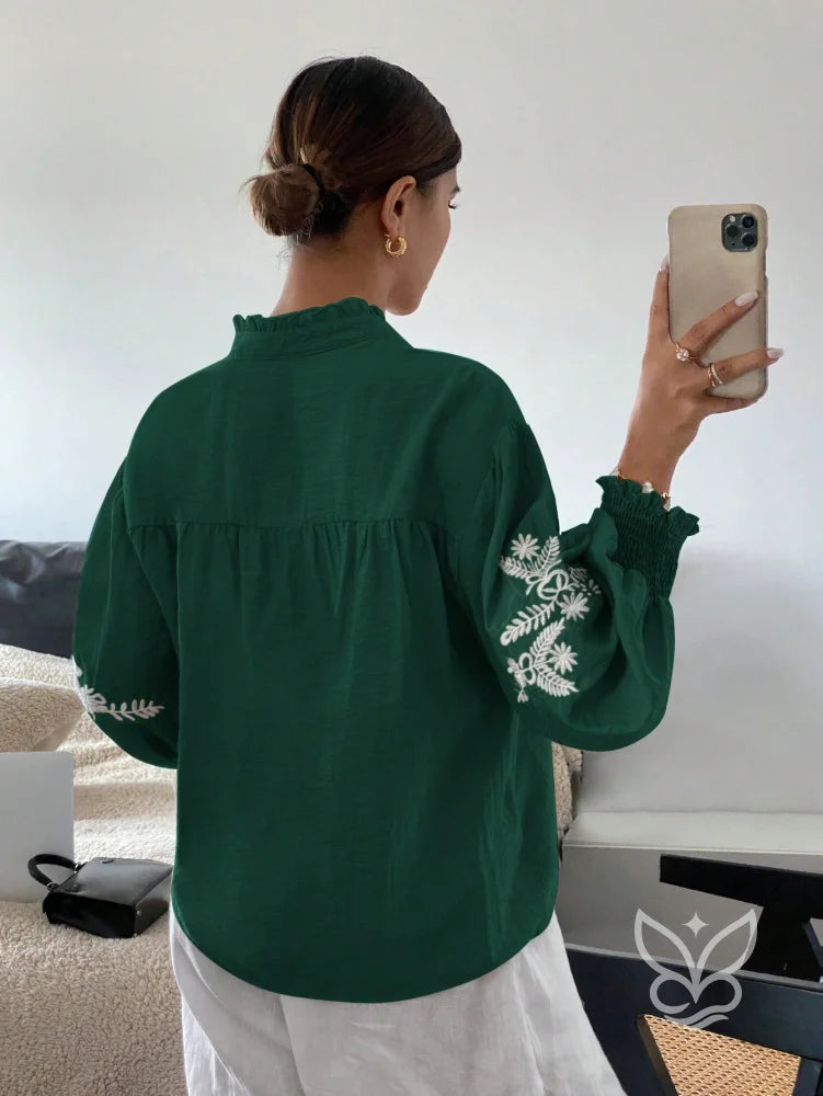 Blusa Bordada Com Botões E Mangas Longas Bufantes Blusa Bordada Com Botões E Mangas Longas Bufantes