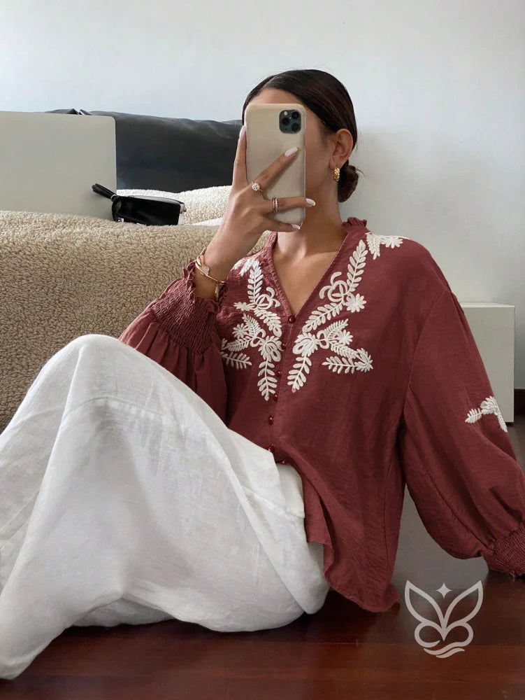 Blusa Bordada Com Botões E Mangas Longas Bufantes Blusa Bordada Com Botões E Mangas Longas Bufantes