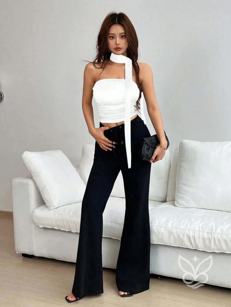 Blusa Cropped Frente Única Com Gola Alta E Amarração Longa Blusa Cropped Frente Única Com Gola Alta E Amarração Longa