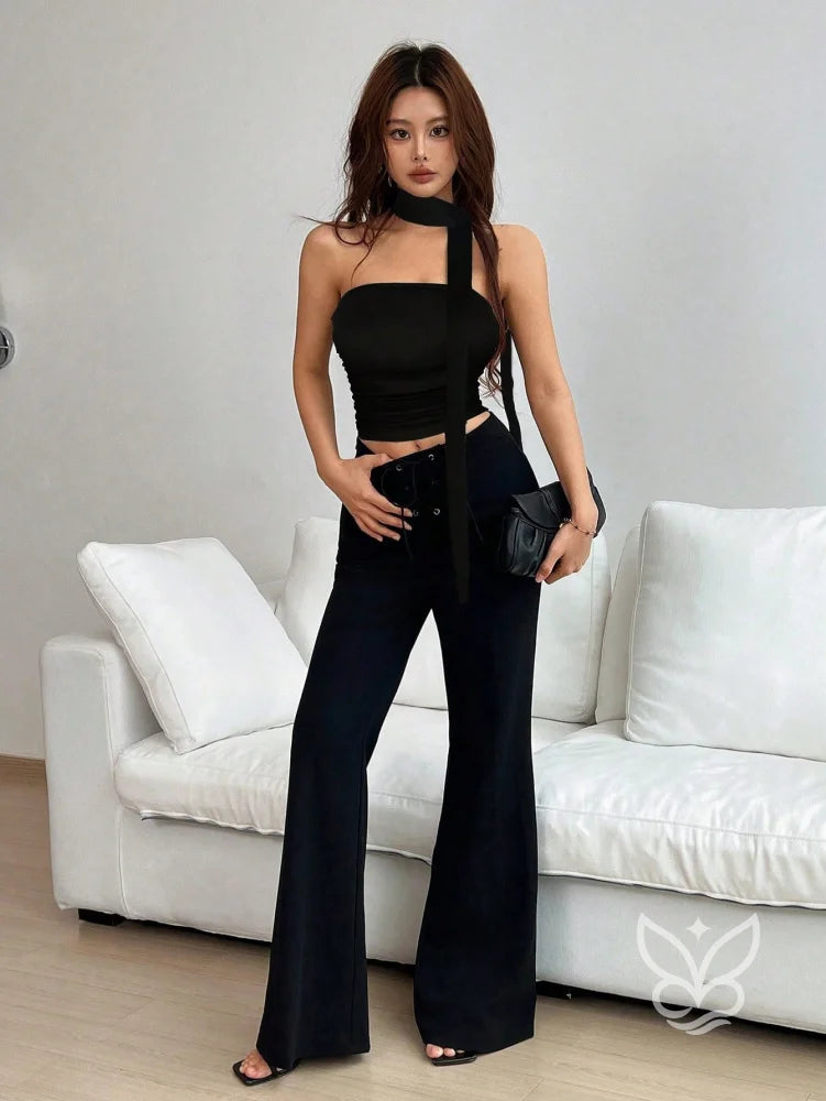 Blusa Cropped Frente Única Com Gola Alta E Amarração Longa Blusa Cropped Frente Única Com Gola Alta E Amarração Longa