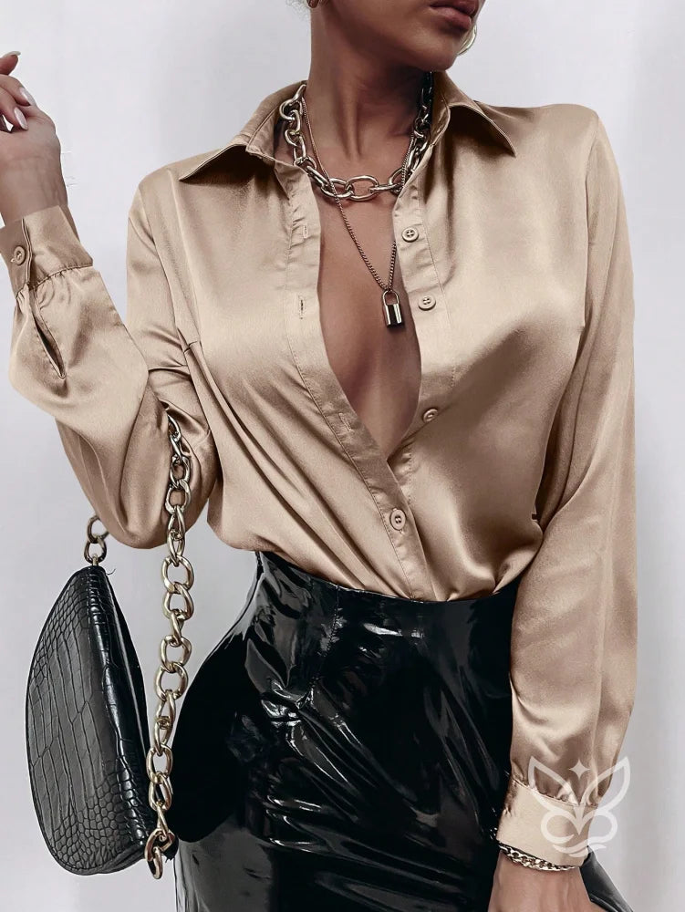 Blusa de Cetim com Botões e Decote Profundo Champanhe / P Blusa de Cetim com Botões e Decote Profundo