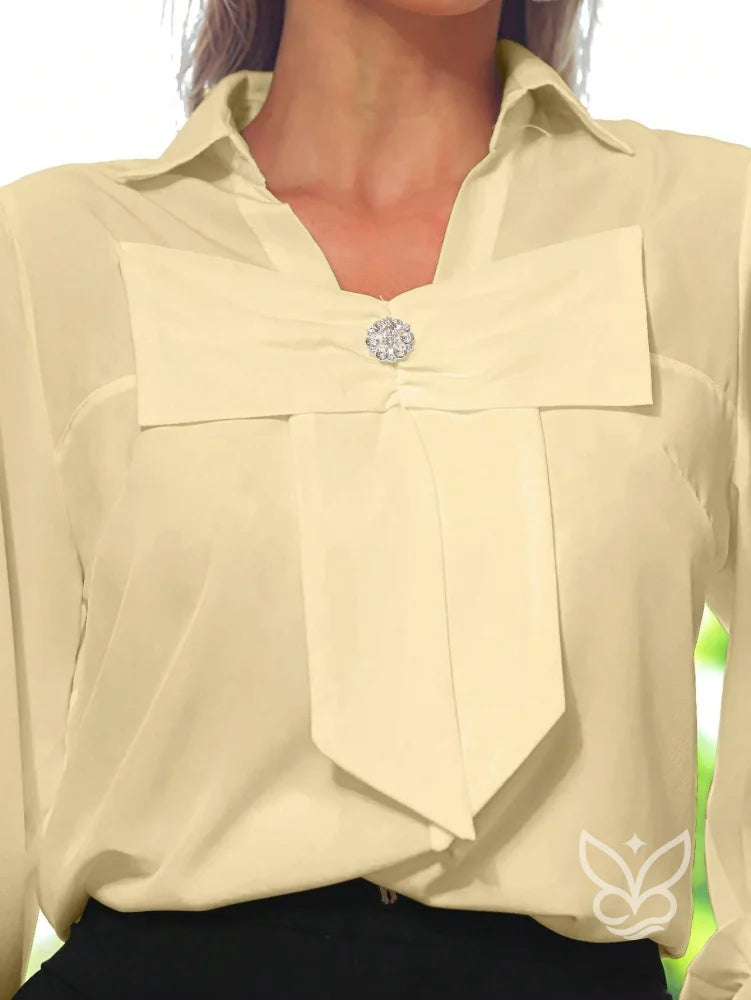 Blusa de Manga Longa com Lapela e Caimento Sofisticado Blusa de Manga Longa com Lapela e Caimento Sofisticado