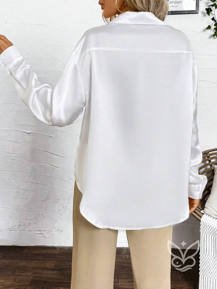 Blusa Em Cetim Com Botões Frontais E Gola Elegante Blusa Em Cetim Com Botões Frontais E Gola Elegante