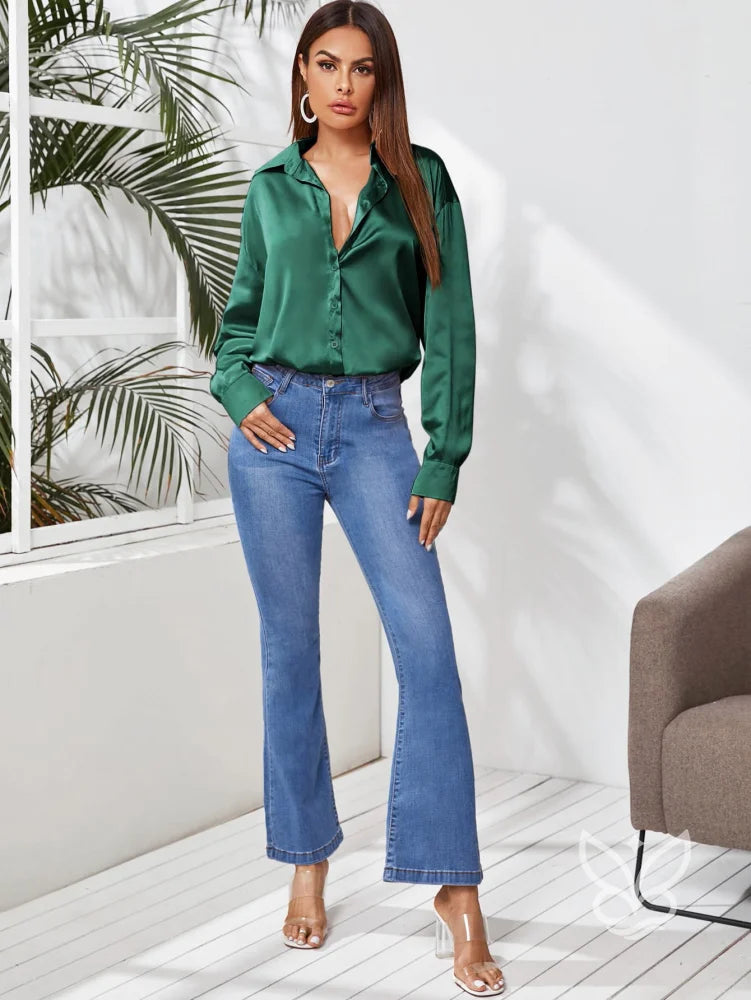 Blusa Em Cetim Com Botões Frontais E Gola Elegante Blusa Em Cetim Com Botões Frontais E Gola Elegante