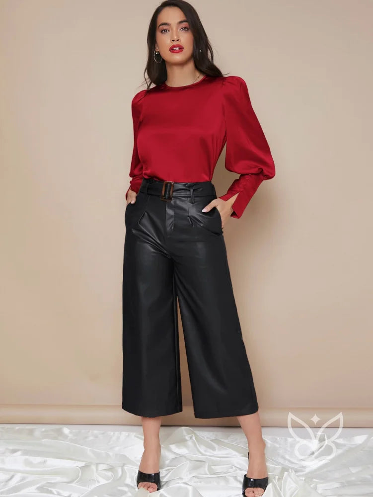Blusa Em Cetim Com Manga Longa E Caimento Elegante Blusa Em Cetim Com Manga Longa E Caimento Elegante