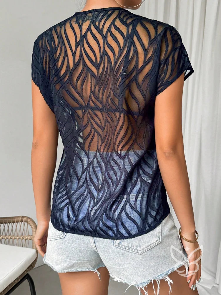 Blusa Jacquard Decote V Com Manga Curta E Caimento Sofisticado Blusa Jacquard Decote V Com Manga Curta E Caimento