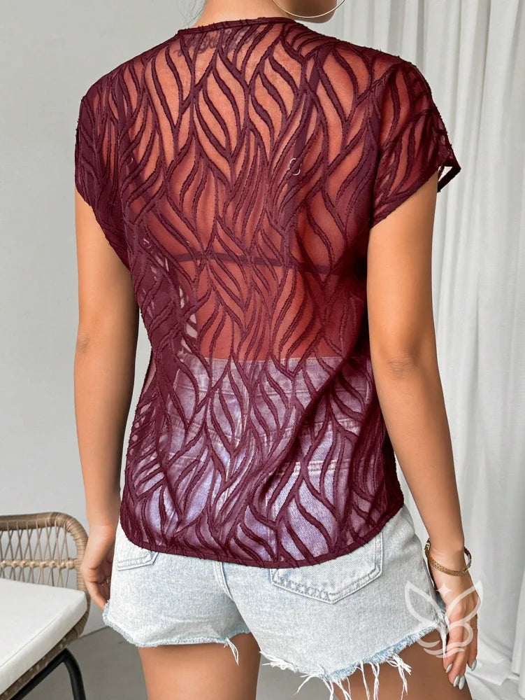 Blusa Jacquard Decote V Com Manga Curta E Caimento Sofisticado Blusa Jacquard Decote V Com Manga Curta E Caimento