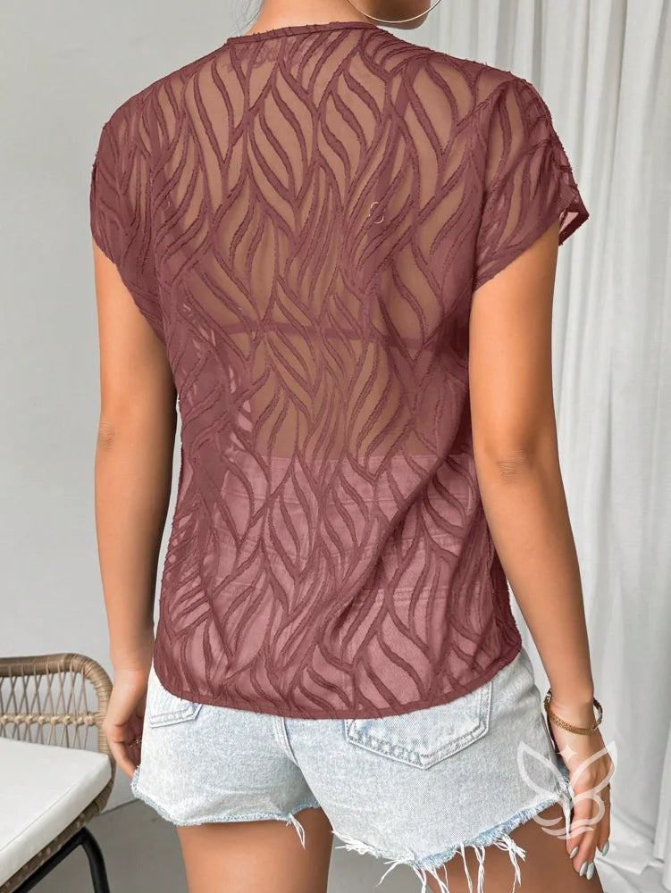 Blusa Jacquard Decote V Com Manga Curta E Caimento Sofisticado Blusa Jacquard Decote V Com Manga Curta E Caimento