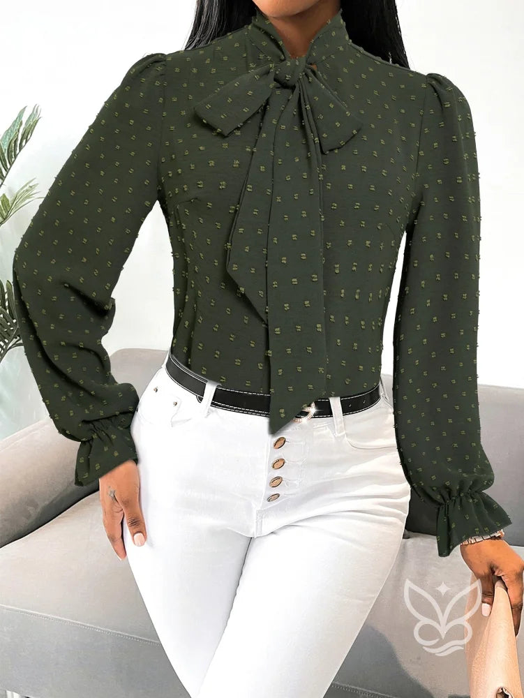 Blusa Manga Longa Com Gola Laço E Detalhes Plissados Blusa Manga Longa Com Gola Laço E Detalhes Plissados