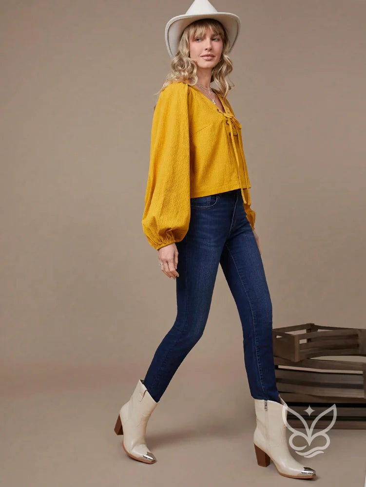 Blusa Manga Longa Em Algodão Com Decote Com Amarração Blusa Manga Longa Em Algodão Com Decote Com Amarração