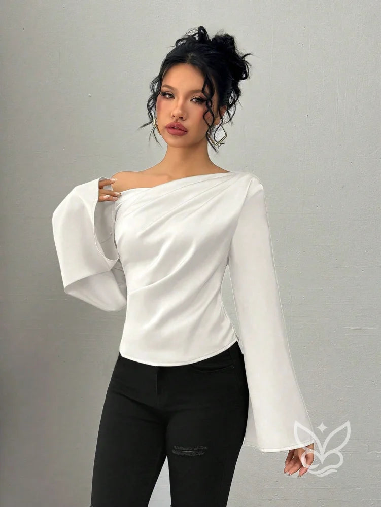 Blusa Ombro a Ombro Com Manga Longa E Cintura Ajustada Blusa Ombro a Ombro Com Manga Longa E Cintura Ajustada