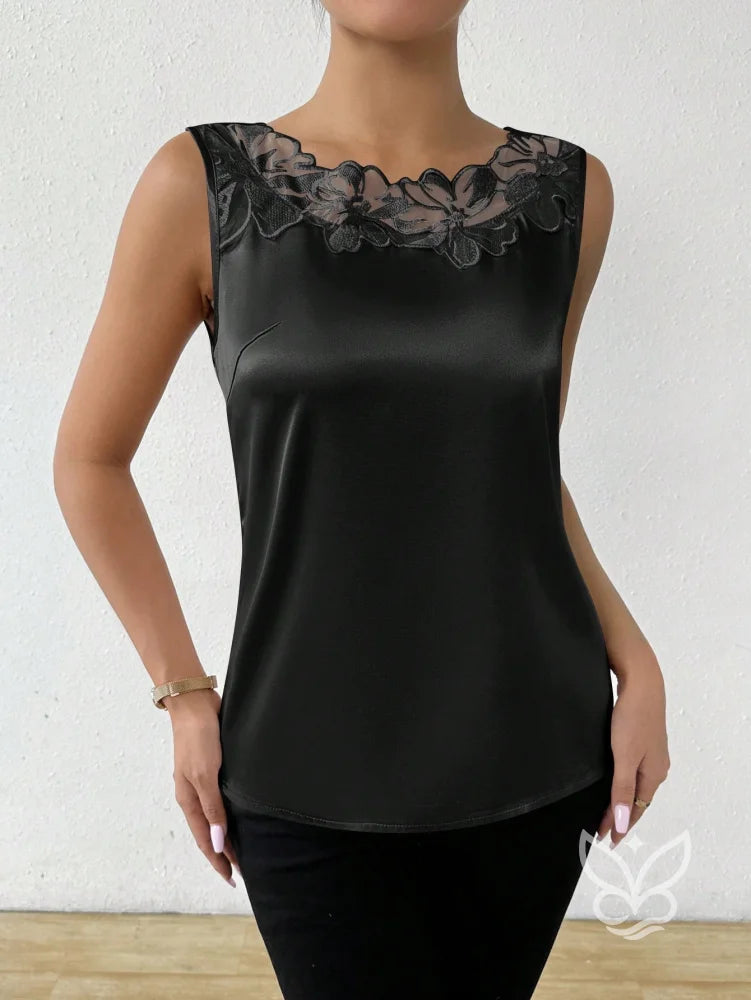 Blusa Regata Em Cetim Com Bordado Floral No Decote Blusa Regata Em Cetim Com Bordado Floral No Decote
