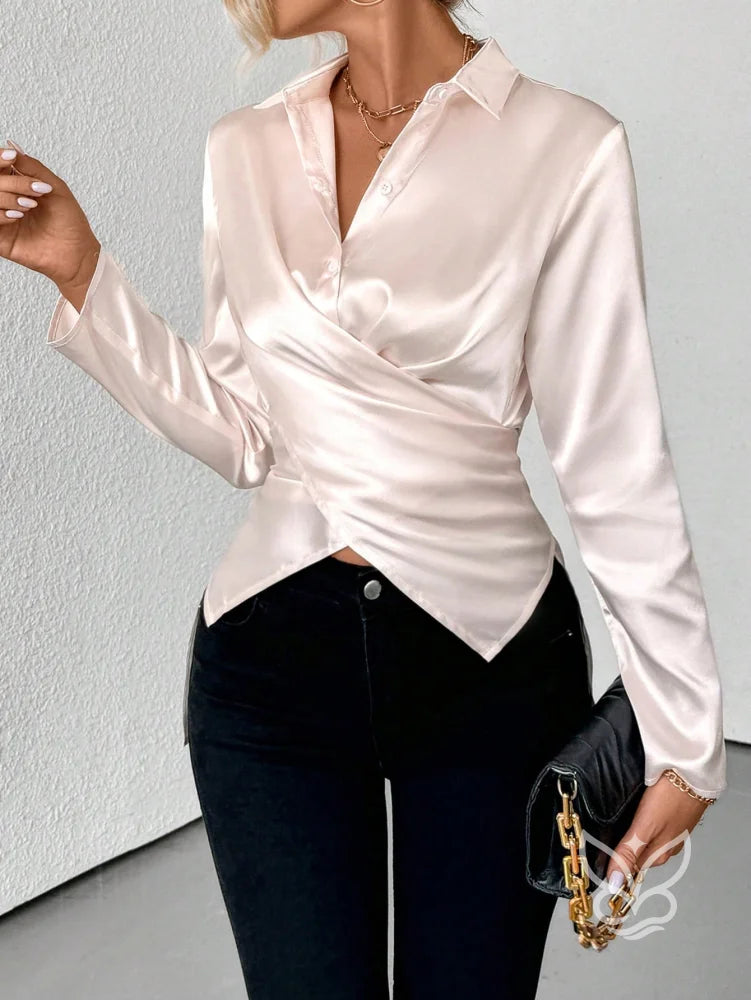 Blusa Transpassada Em Cetim Com Cintura Marcada E Gola Blusa Transpassada Em Cetim Com Cintura Marcada E Gola