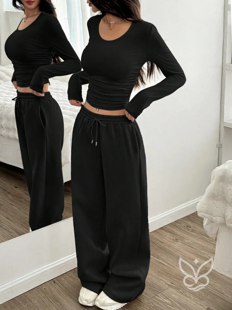 Conjunto Athleisure Com Cropped Manga Longa E Calça Jogger Conjunto Athleisure Com Cropped Manga Longa E Calça Jogger
