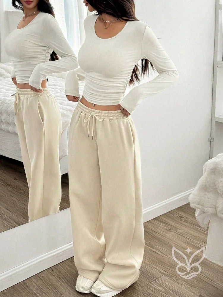 Conjunto Athleisure Com Cropped Manga Longa E Calça Jogger Conjunto Athleisure Com Cropped Manga Longa E Calça Jogger