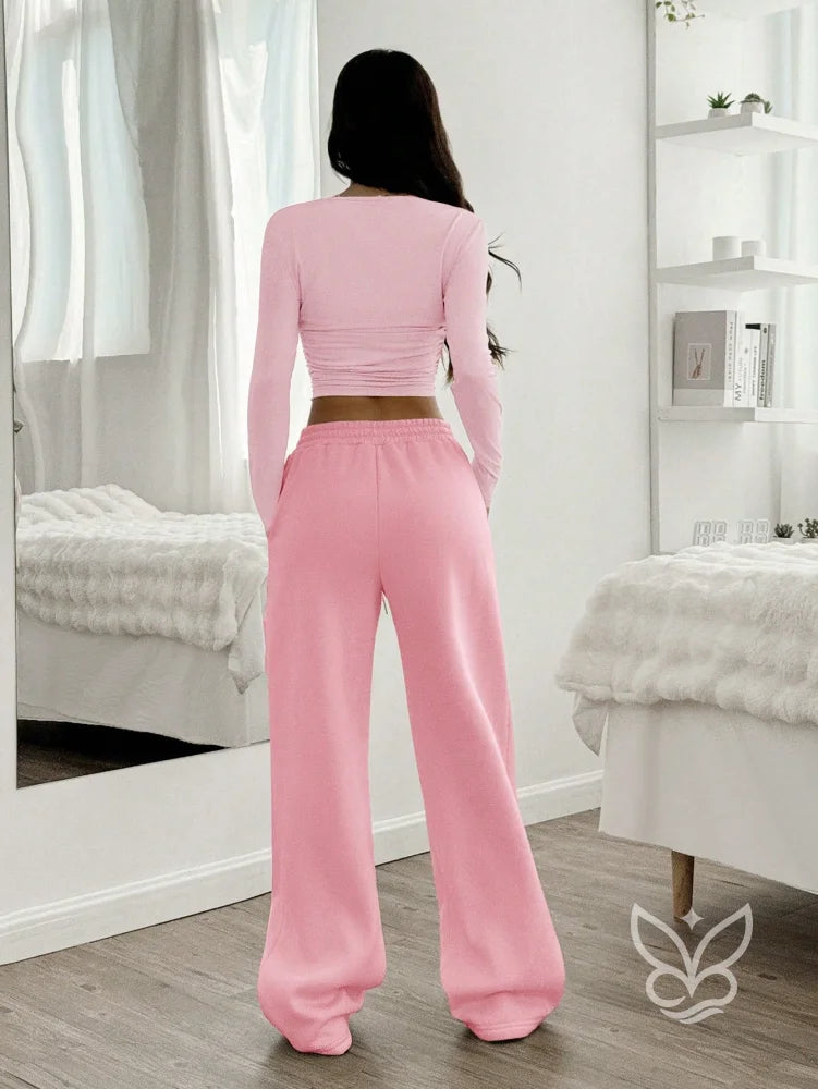 Conjunto Athleisure Com Cropped Manga Longa E Calça Jogger Conjunto Athleisure Com Cropped Manga Longa E Calça Jogger