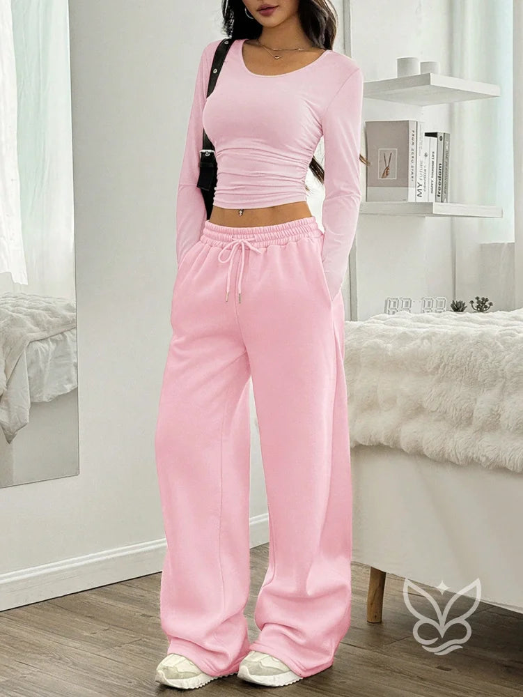 Conjunto Athleisure Com Cropped Manga Longa E Calça Jogger Conjunto Athleisure Com Cropped Manga Longa E Calça Jogger