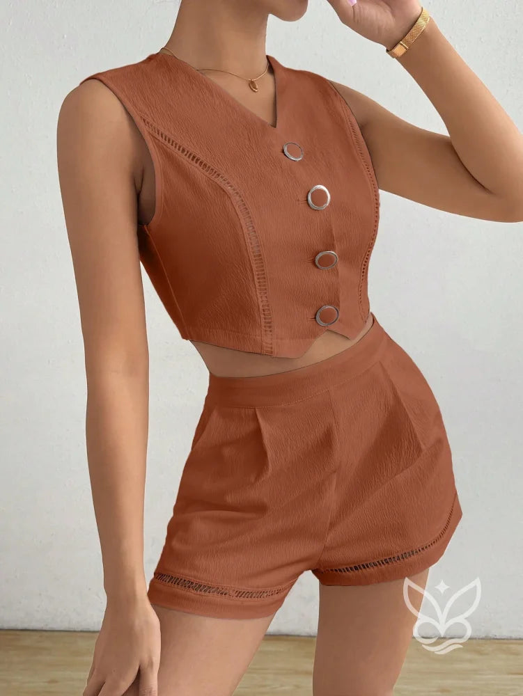 Conjunto Blusa Botões Frente E Shorts Confortável Conjunto Blusa Botões Frente E Shorts Confortável