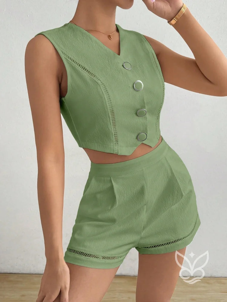 Conjunto Blusa Botões Frente E Shorts Confortável Conjunto Blusa Botões Frente E Shorts Confortável