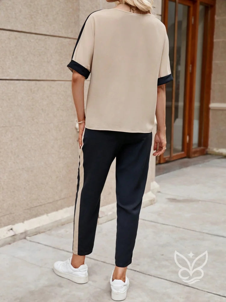 Conjunto Casual Com Blusa Bicolor E Calça De Alfaiataria Moderna Conjunto Casual Com Blusa Bicolor E Calça De