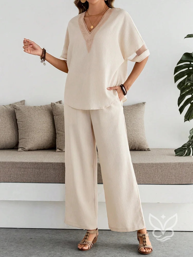 Conjunto Casual Com Blusa De Decote V E Calça Reta Sofisticada Conjunto Casual Com Blusa De Decote V E Calça Reta