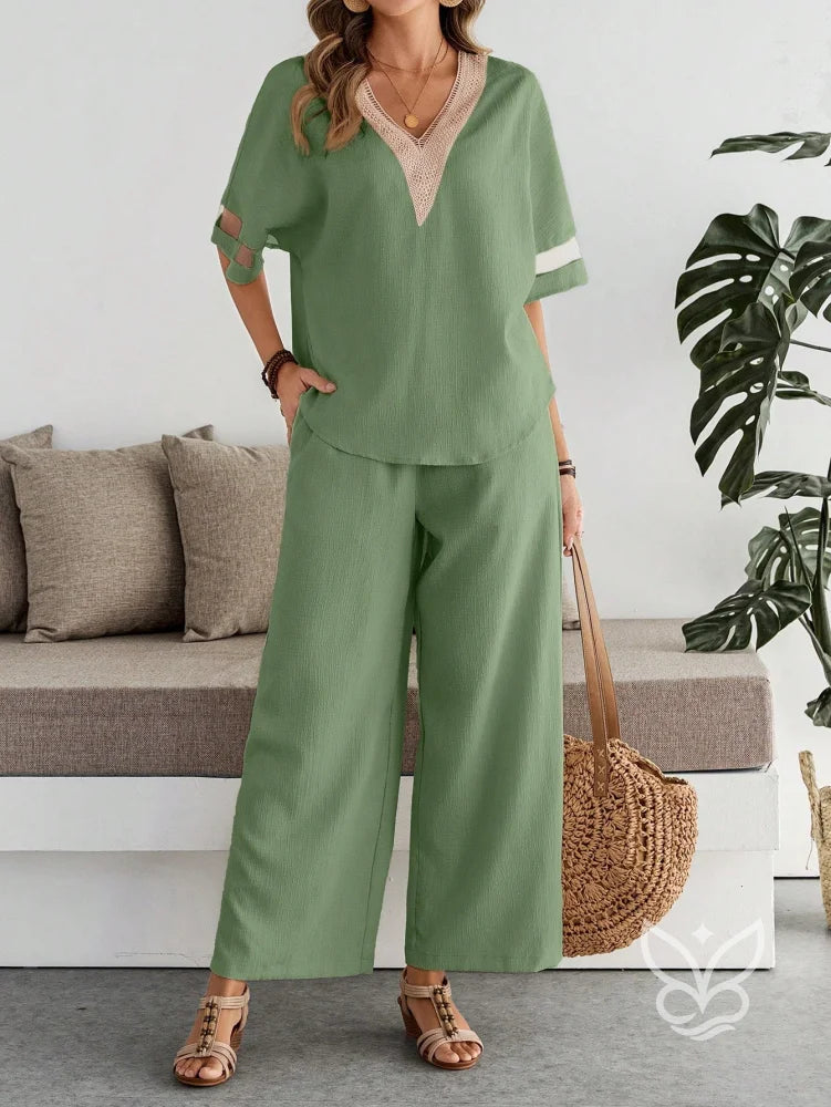 Conjunto Casual Com Blusa De Decote V E Calça Reta Sofisticada Conjunto Casual Com Blusa De Decote V E Calça Reta
