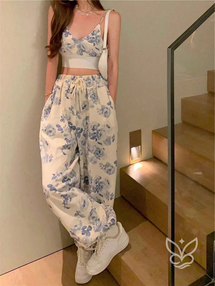 Conjunto Co-ord Estampado Com Cropped E Calça Pantalona Evasê Conjunto Co-ord Estampado Com Cropped E Calça Pantalona