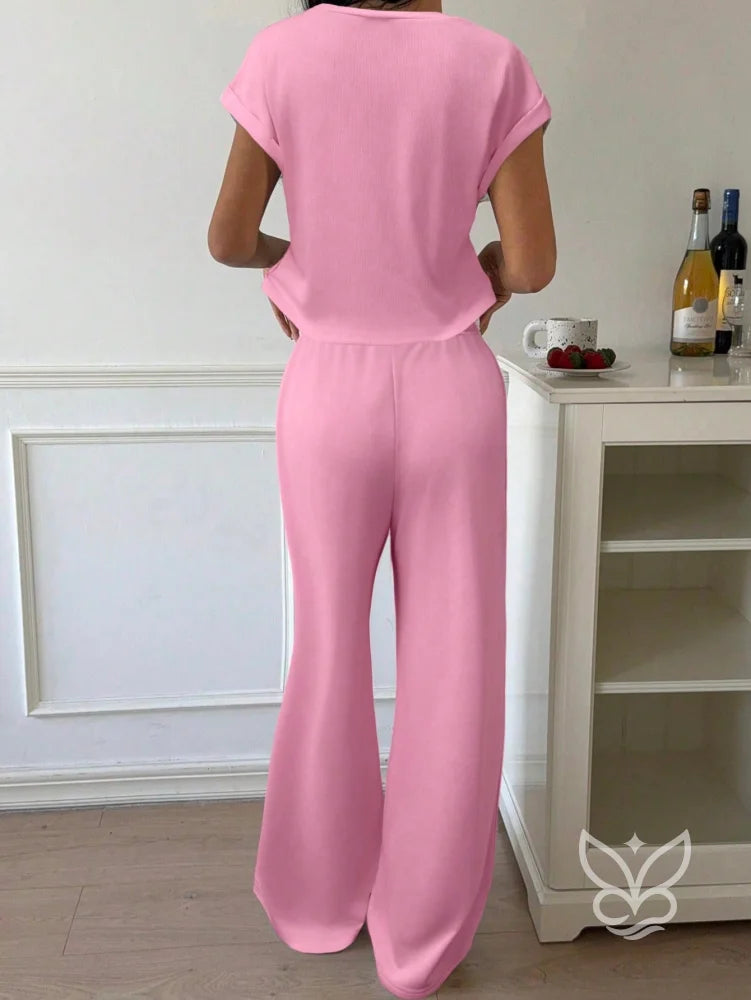 Conjunto Conforto Com Calça Larga E Cropped De Malha Conjunto Conforto Com Calça Larga E Cropped De Malha