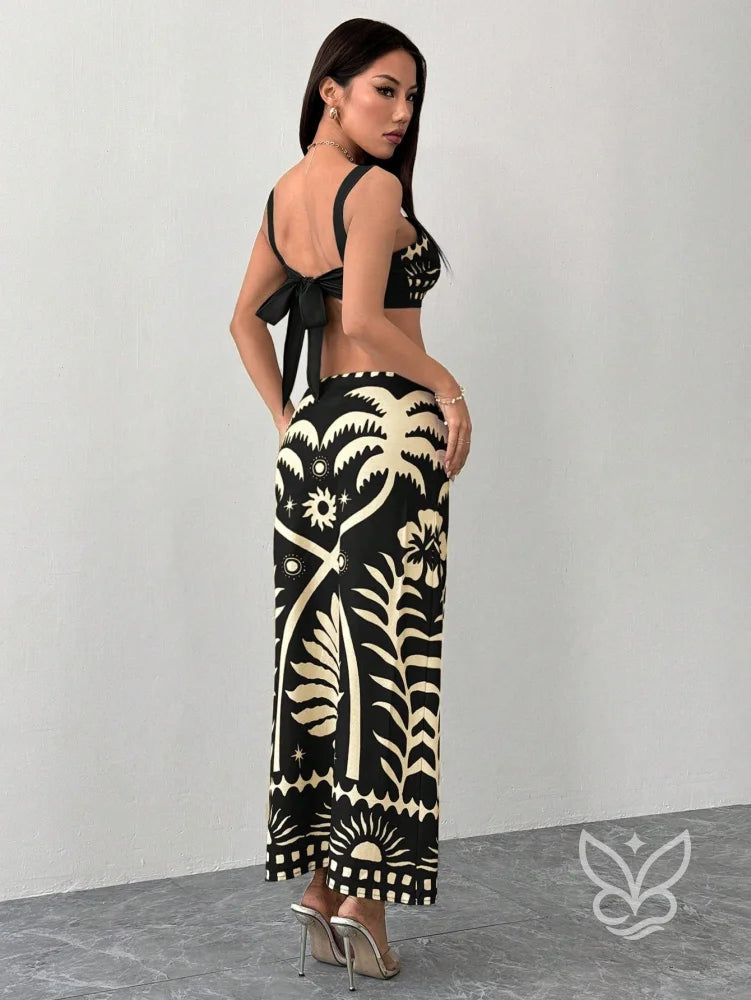 Conjunto Cropped Cami Estampado Tropical E Saia Maxi Ajustada Conjunto Cropped Cami Estampado Tropical E Saia Maxi