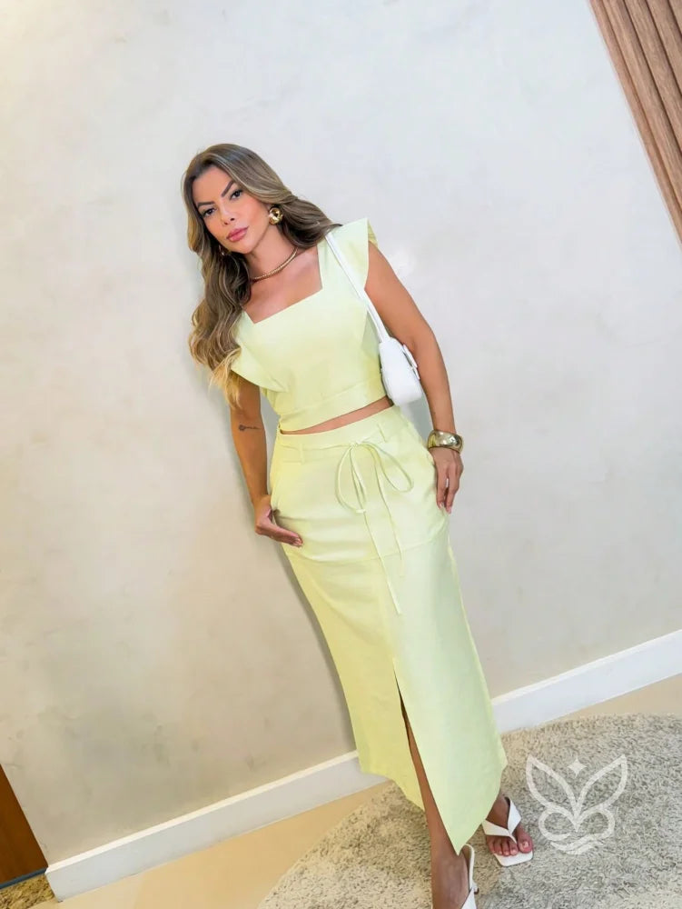 Conjunto Cropped Com Babados E Saia Midi Fenda Conjunto Cropped Com Babados E Saia Midi Fenda