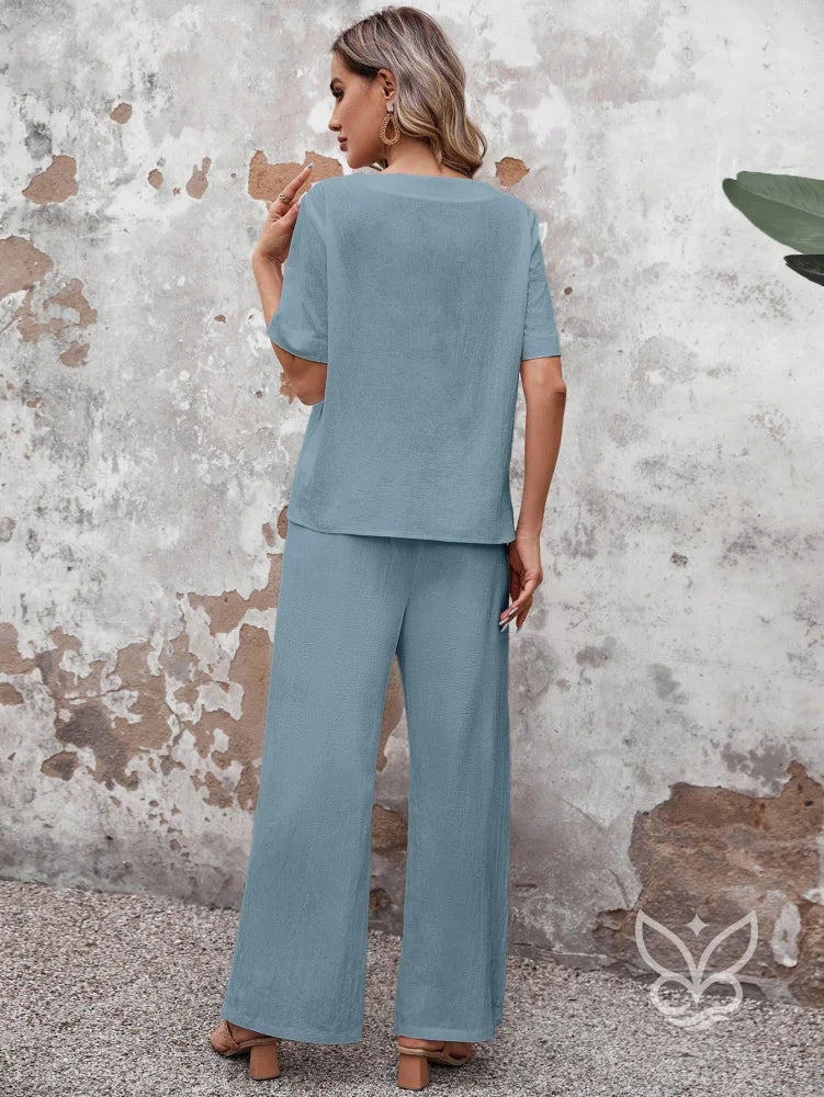 Conjunto Em Algodão Com Blusa Reta E Calça De Botões Laterais Conjunto Em Algodão Com Blusa Reta E Calça De Botões