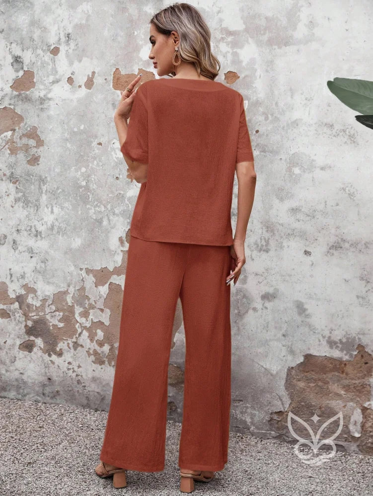 Conjunto Em Algodão Com Blusa Reta E Calça De Botões Laterais Conjunto Em Algodão Com Blusa Reta E Calça De Botões
