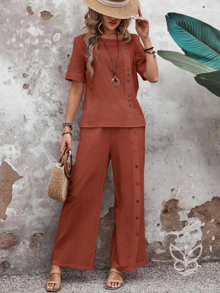Conjunto Em Algodão Com Blusa Reta E Calça De Botões Laterais Conjunto Em Algodão Com Blusa Reta E Calça De Botões