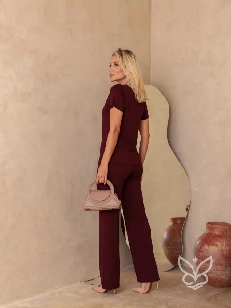 Conjunto Loungewear Com Blusa Básica E Calça De Malha Conjunto Loungewear Com Blusa Básica E Calça De Malha
