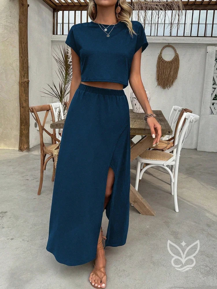 Conjunto Loungewear Com Blusa Básica E Saia Longa Com Fenda Conjunto Loungewear Com Blusa Básica E Saia Longa Com Fenda
