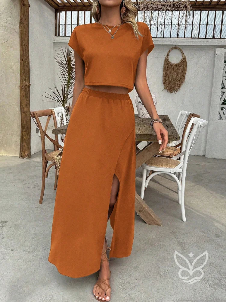 Conjunto Loungewear Com Blusa Básica E Saia Longa Com Fenda Conjunto Loungewear Com Blusa Básica E Saia Longa Com Fenda