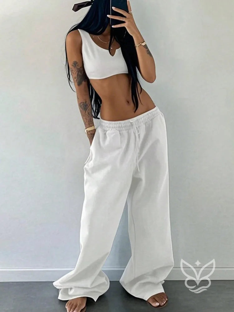 Conjunto Top Cropped Com Alça Única E Calça Jogger Conjunto Top Cropped Com Alça Única E Calça Jogger