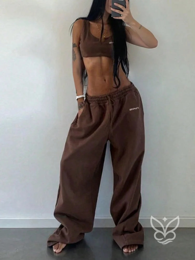 Conjunto Top Cropped Com Alça Única E Calça Jogger Conjunto Top Cropped Com Alça Única E Calça Jogger