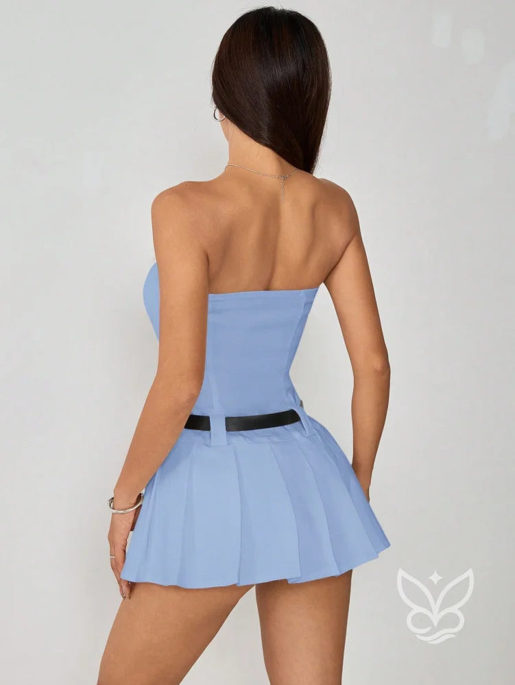Vestido Bandeau Com Barra Plissada E Caimento Leve Vestido Bandeau Com Barra Plissada E Caimento Leve
