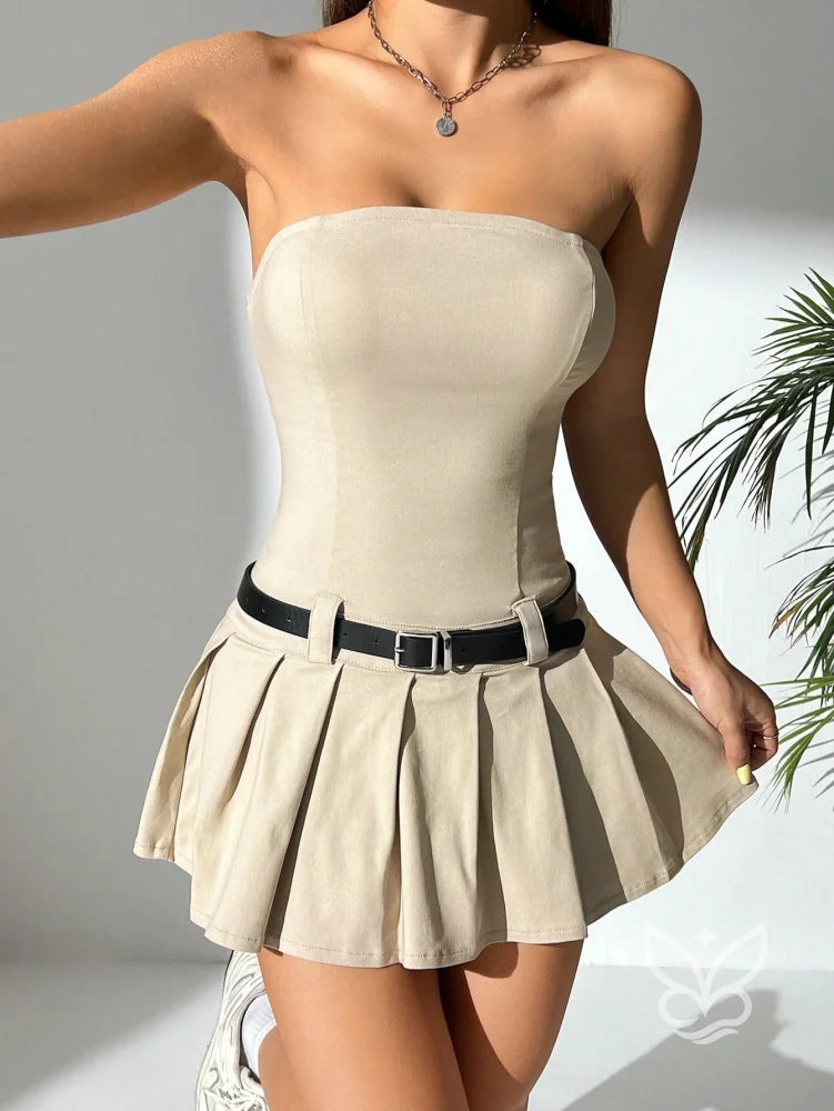 Vestido Bandeau Com Barra Plissada E Caimento Leve Vestido Bandeau Com Barra Plissada E Caimento Leve