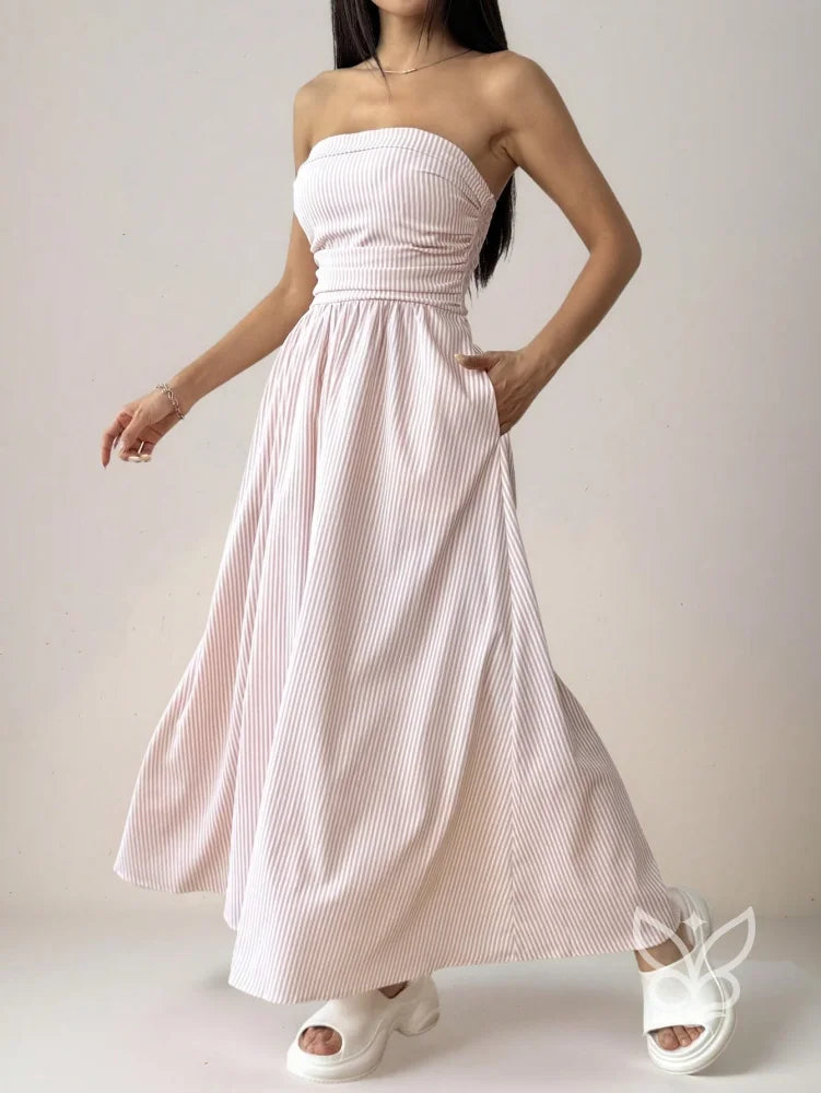 Vestido Bandeau Com Estampa Listrada E Caimento Solto Vestido Bandeau Com Estampa Listrada E Caimento Solto