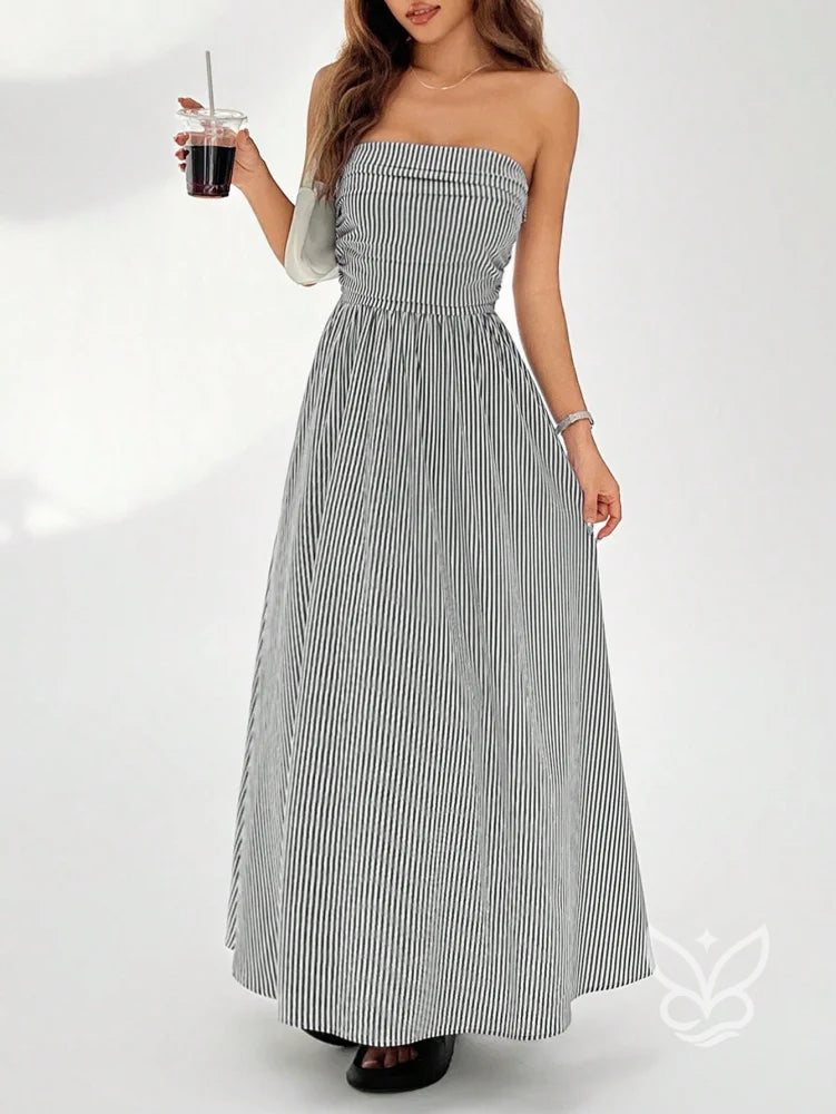 Vestido Bandeau Com Estampa Listrada E Caimento Solto Vestido Bandeau Com Estampa Listrada E Caimento Solto