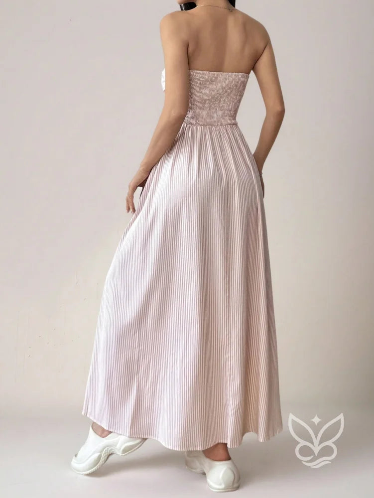 Vestido Bandeau Com Estampa Listrada E Caimento Solto Vestido Bandeau Com Estampa Listrada E Caimento Solto